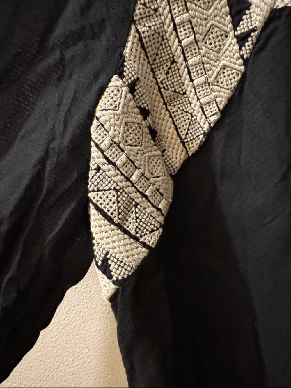 Lucky Brand 1X Black Top with White Embroidered boho details - Picture 4 of 11